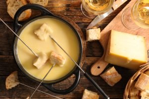 Fondue: dicas de queijos brasileiros e vinhos para harmonizar