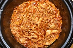Imagem ilustrativa de frango desfiado cremoso