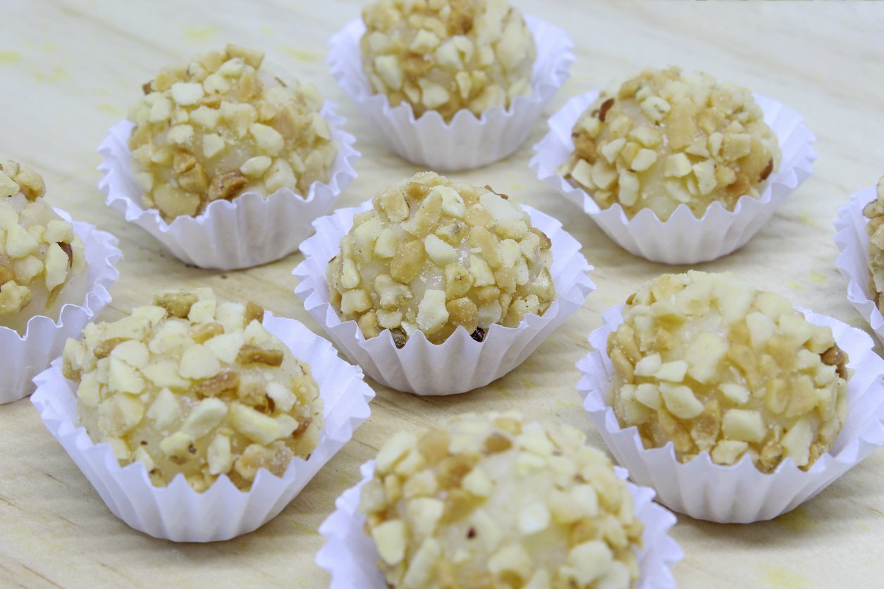 Brigadeiro fit de aveia com amendoim