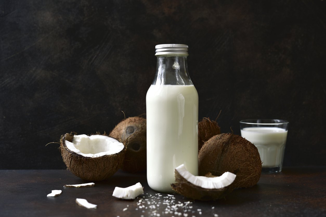 Leite de coco caseiro natural e sem conservantes