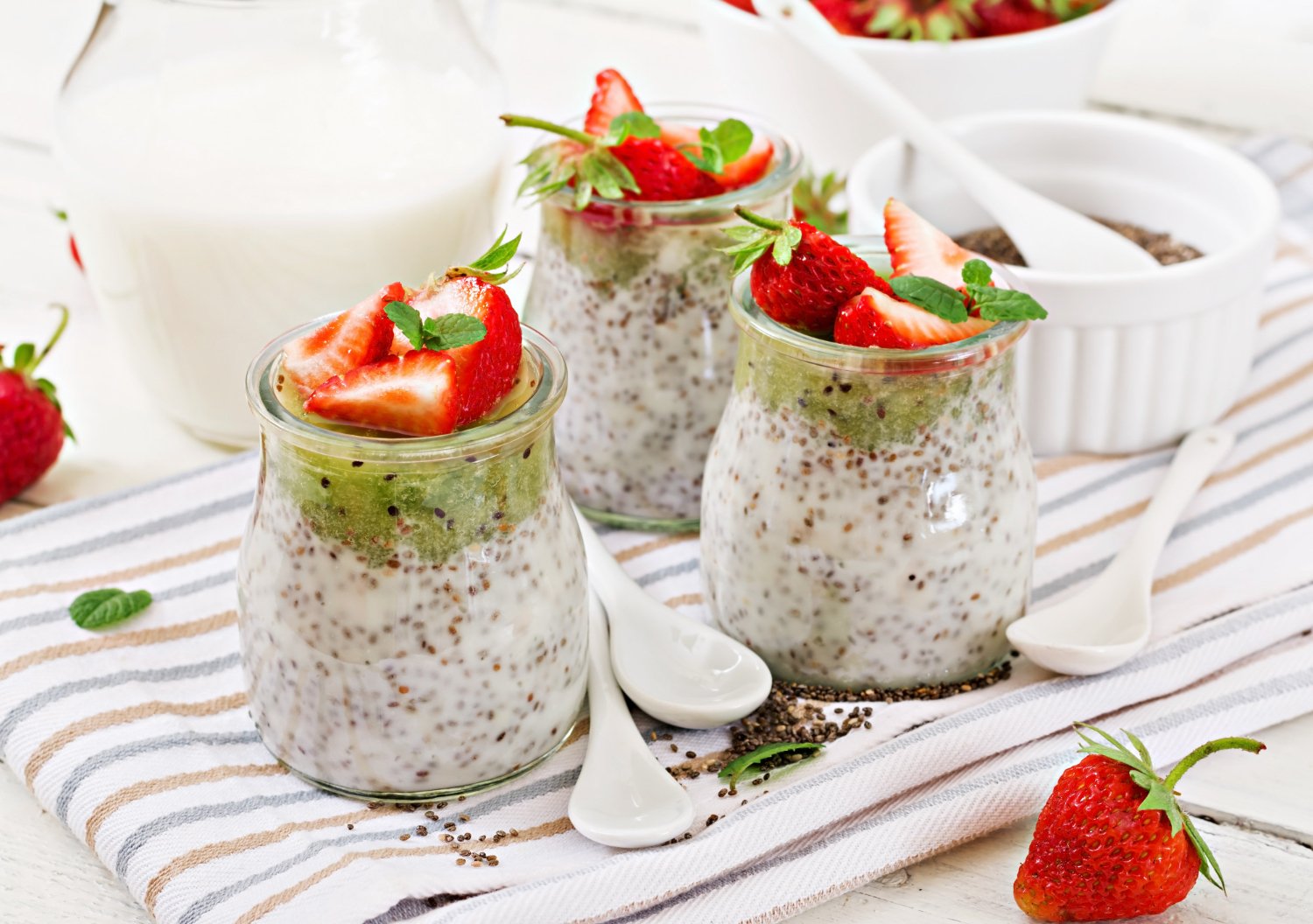 Pudim fit de coco e chia de 3 ingredientes: cremoso, saudável e sem açúcar – muito fácil de fazer para a dieta