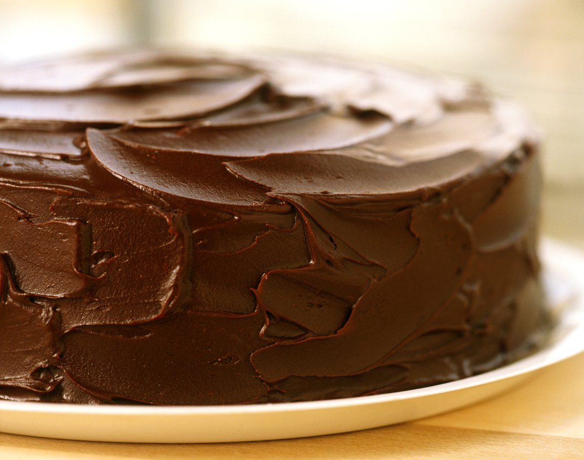 Só 2 ingredientes em 10 minutos! Bolo mousse chocolatudo fit zero açúcar – fácil e sem forno