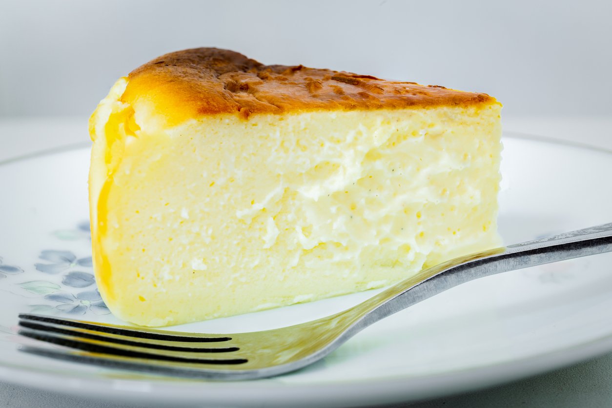 Sem farinha de trigo! Sobremesa cremosa de 4 ingredientes que derrete na boca – receita fácil e rápida