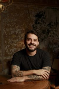 Imagem do chef Tuca Mezzomo, convidado do NANNAI Harmoniza.