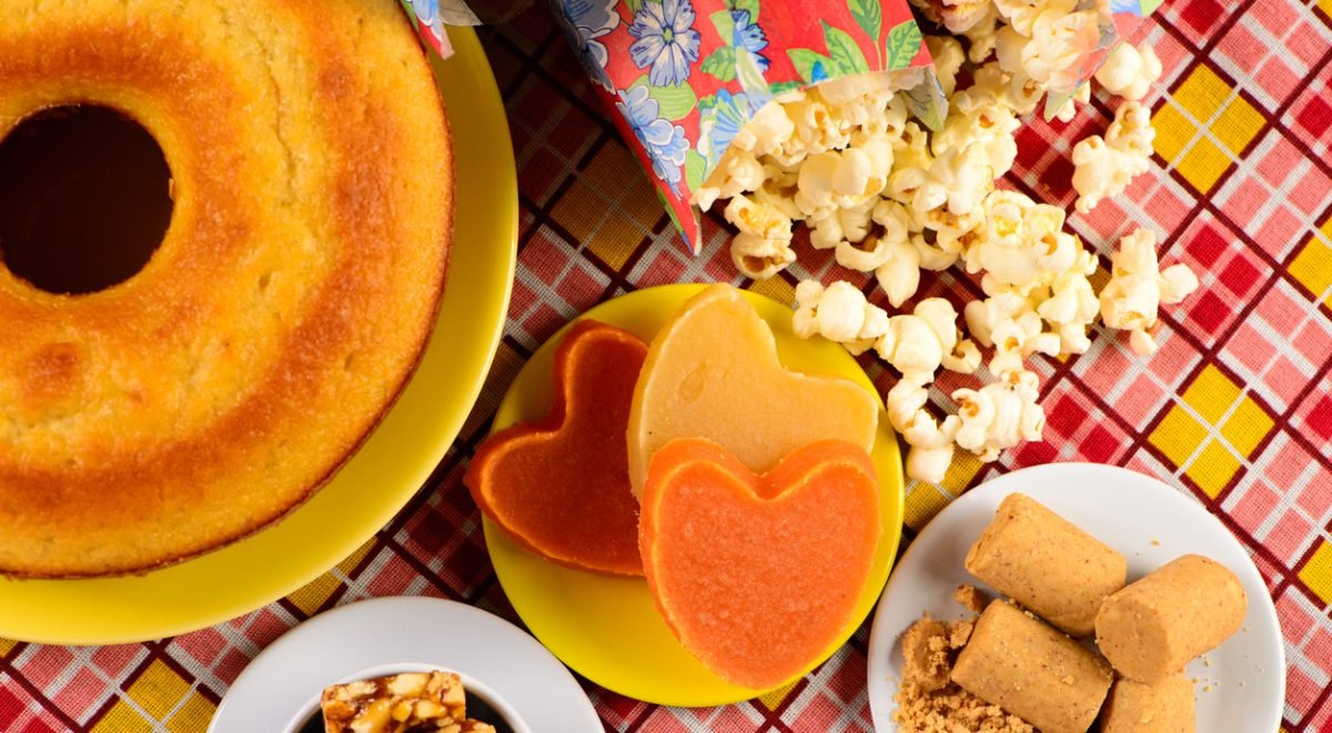 JR Slompo/IStock - Imagem de comidas típicas do São João Nordestino