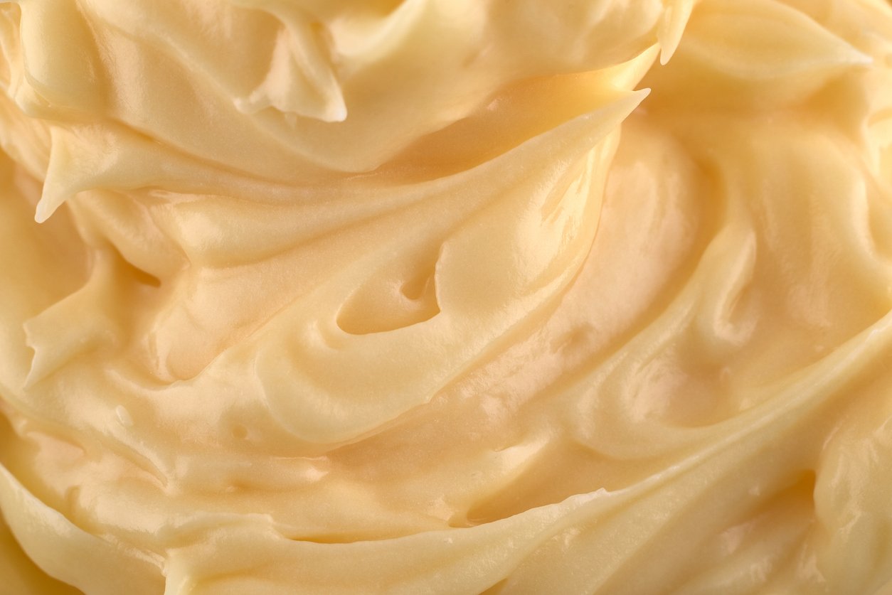 Manteiga caseira em 15 minutos: fica uma delícia no pão e só precisa de 1 coisa