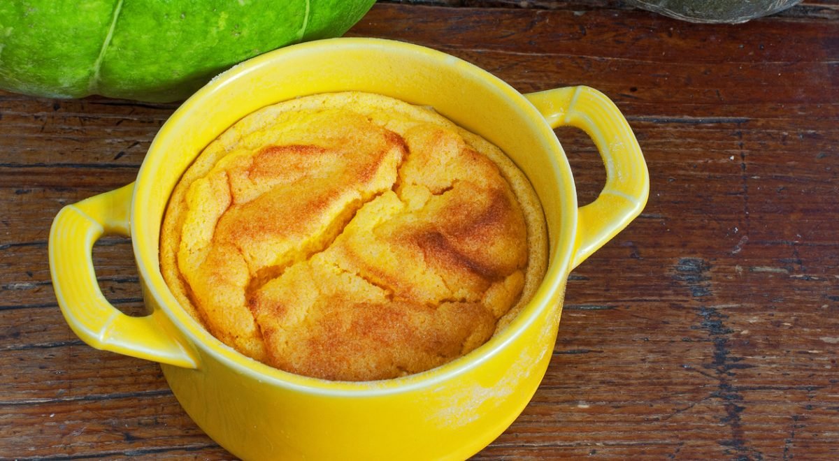 Pastelão - iStock - Imagem ilustra pastelão em tigelinha