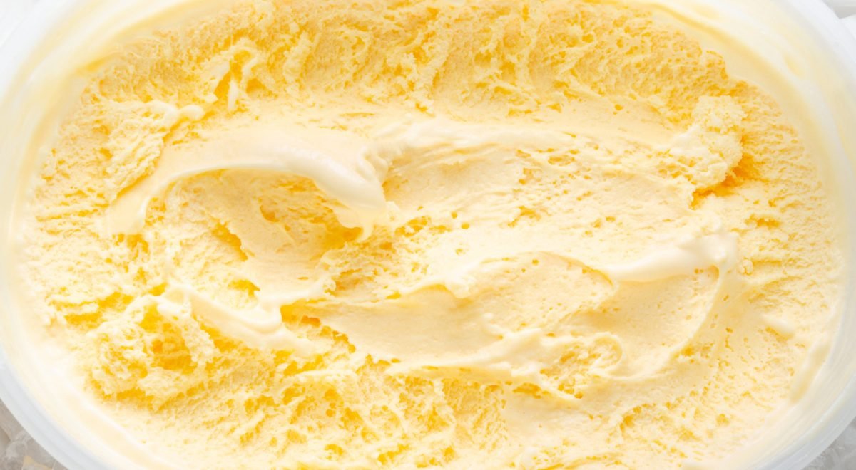 Sobremesa de banana e maracujá - iStock - Imagem ilustra sobremesa de banana e maracujá