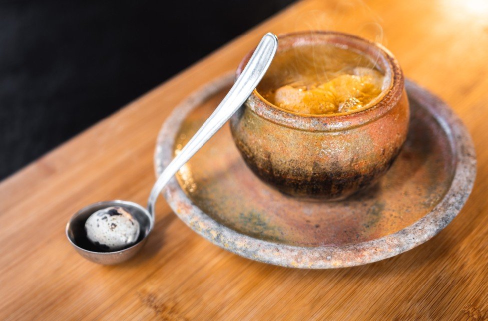 Imagem do caldinho de feijão "Gota Serena", receita exclusiva do Bar Gota Serena, em Recife