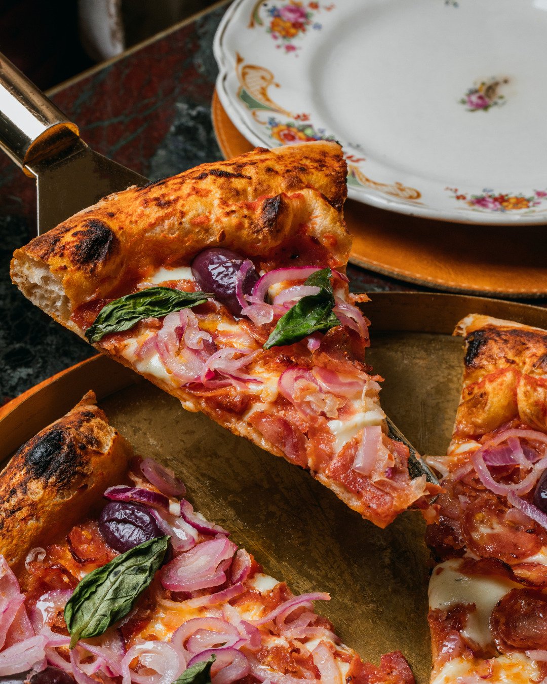 Oli Pizzas, restaurante no Itaim Bibi (SP), estreia 'OLI & Disco', com happy hour e sets de vinil todas as quintas