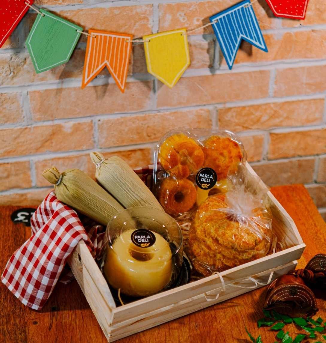 Imagem de comidas típicas juninas servidas nas padarias Parla Deli
