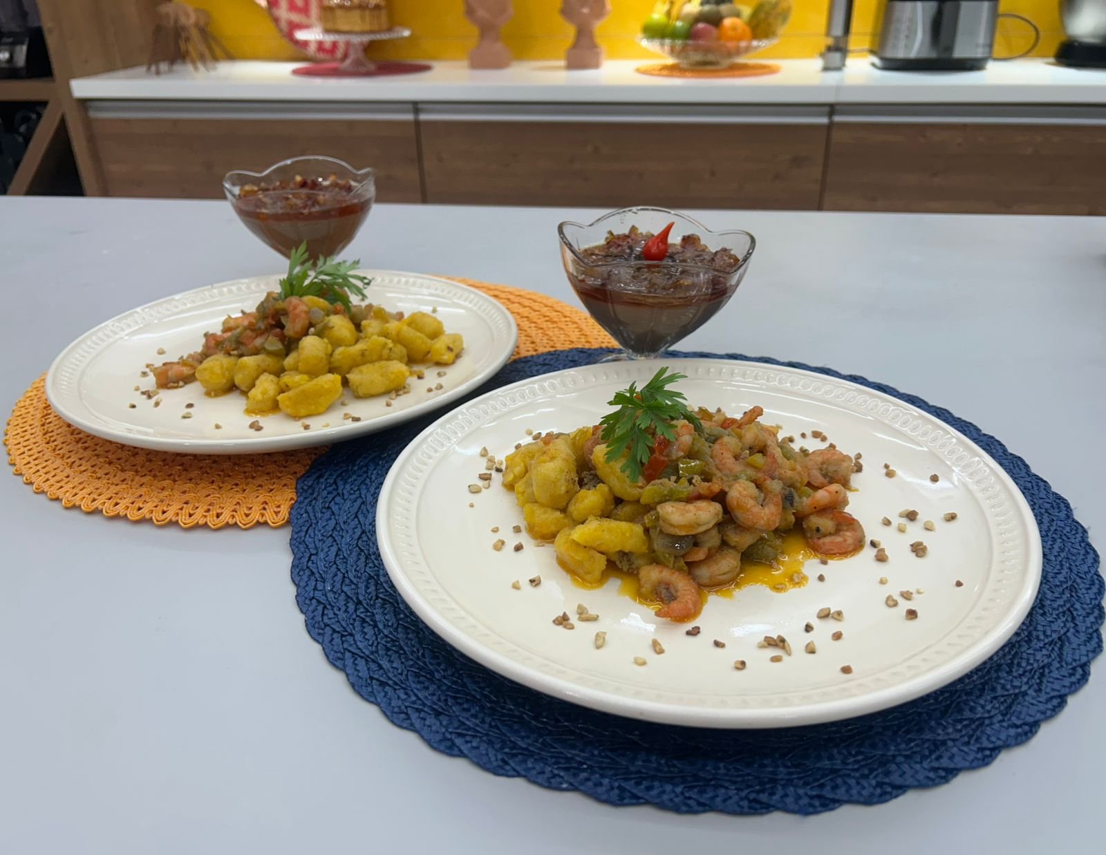 Chef Everton Teixeira ensina prato e sobremesa para um jantar especial no Dia dos Namorados
