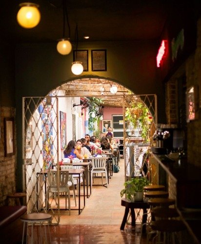 Restaurante Cá-Já promove momento especial para casais no Dia dos Namorados