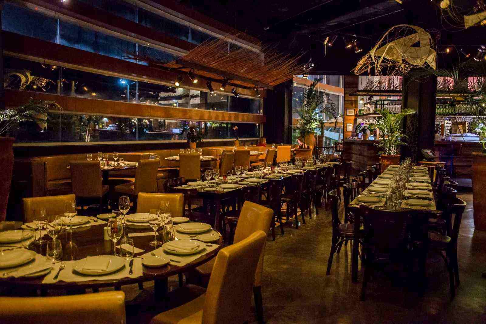Imagem do salão do restaurante 'Pobre Juan' no RioMar Recife