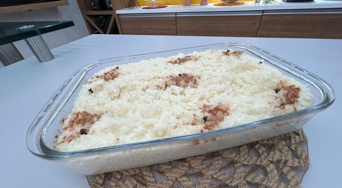 Flávia Marques/JC - Imagem de uma travessa de arroz doce cremoso