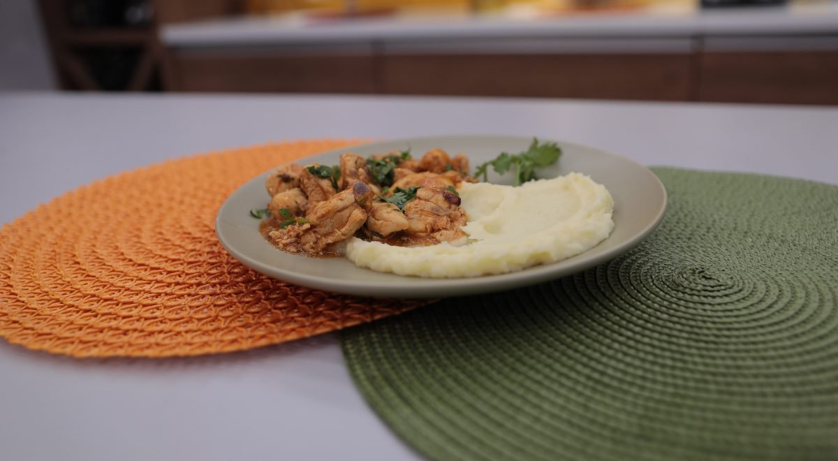 Júnior Souza/JC Imagens - Frango com creme de batatas