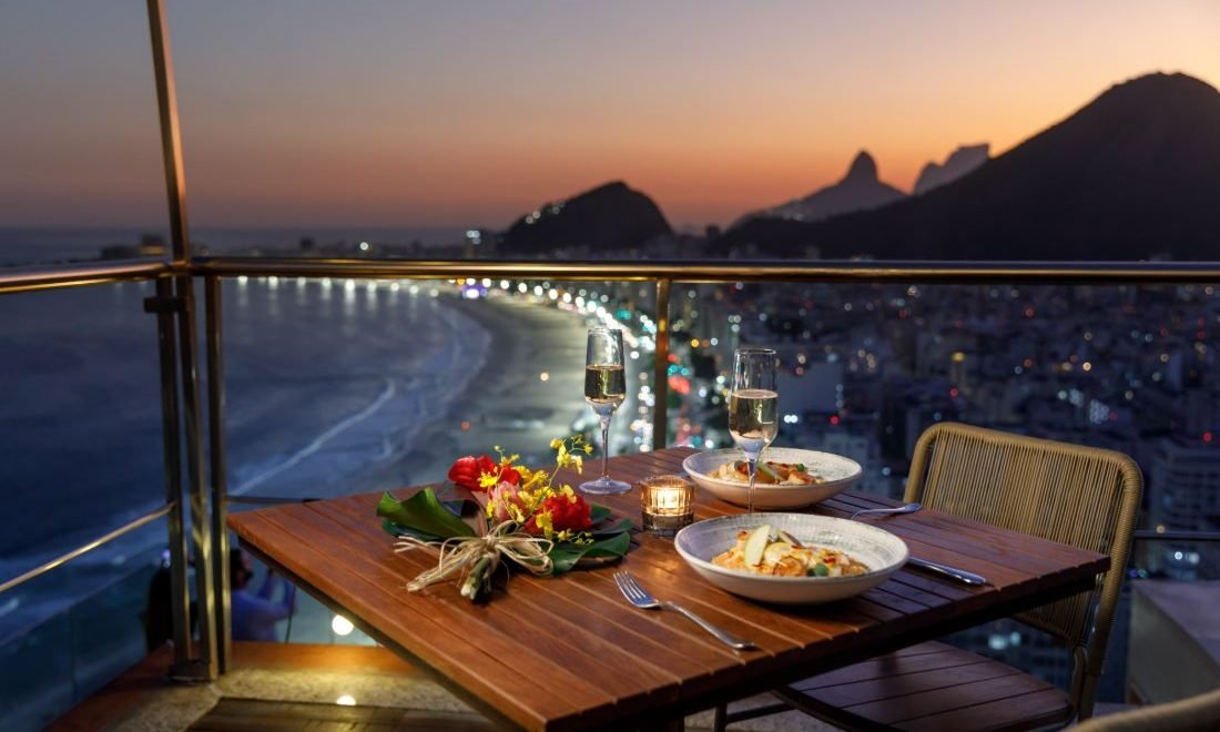 Divulgação/Hilton Copacabana - Imagem de jantar romântico no hotel Hilton Copacabana (RJ)