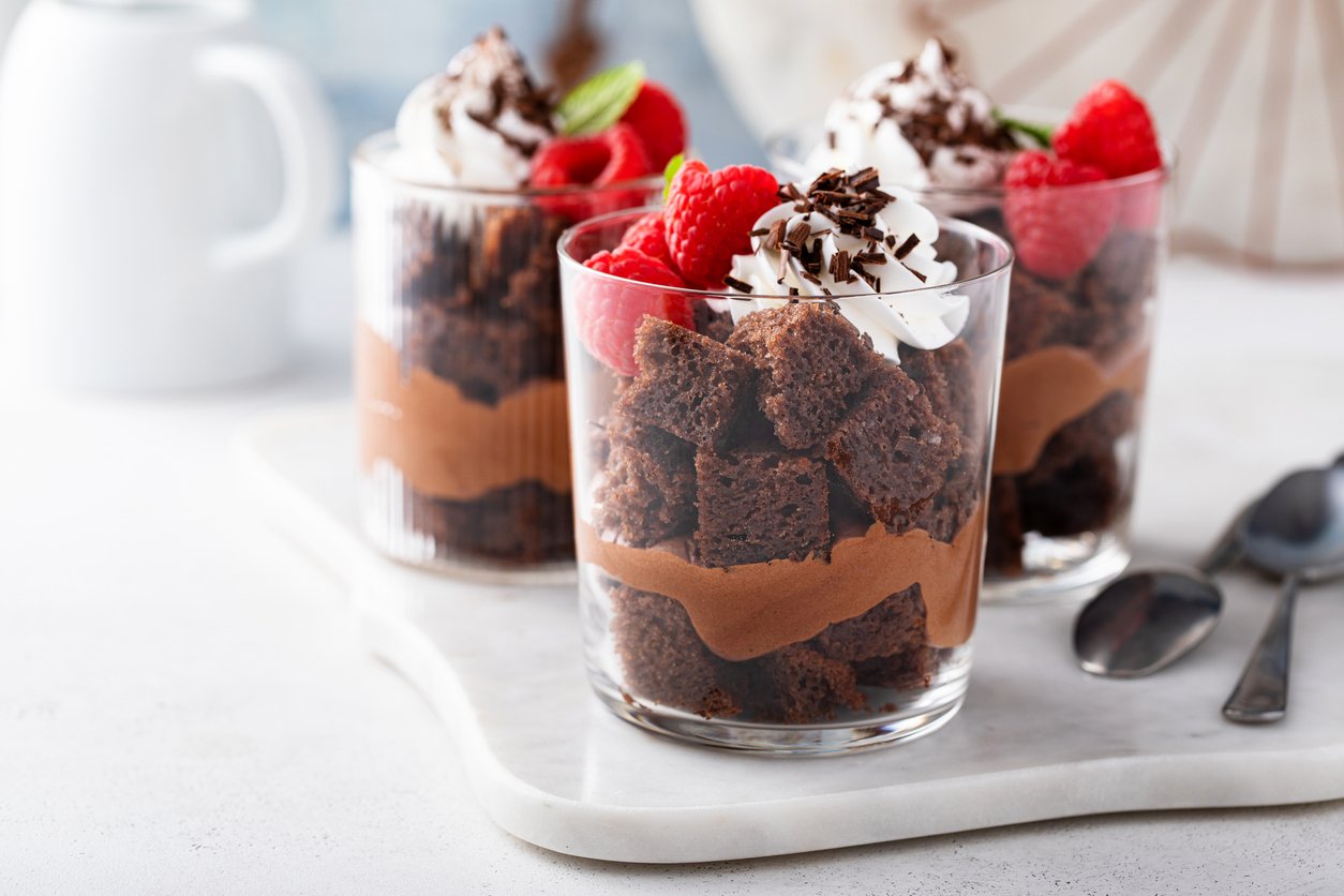 Copo da felicidade caseiro com amendoim e doce de leite: perfeito para qualquer hora