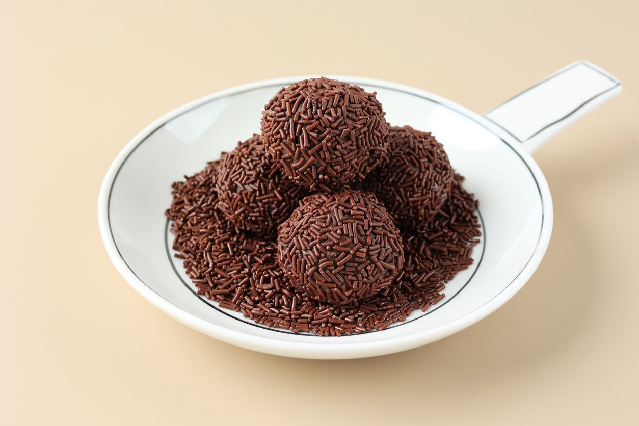 Não leva para o fogão! Faça esse brigadeiro fit em 5 minutos sem açúcar e sem manteiga