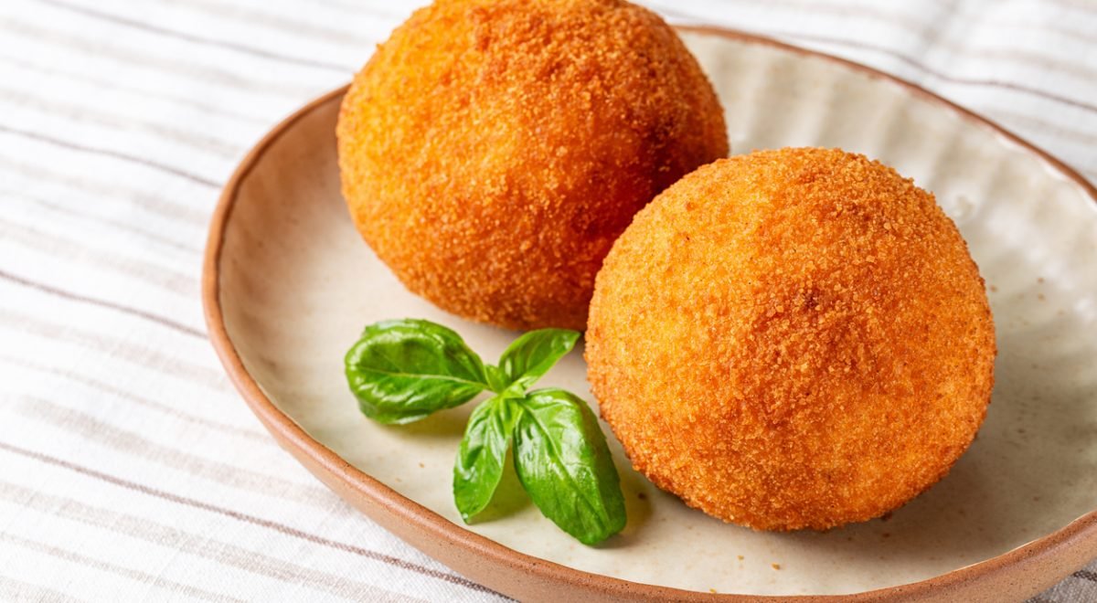 Croquete - iStock - Imagem ilustra croquete frito
