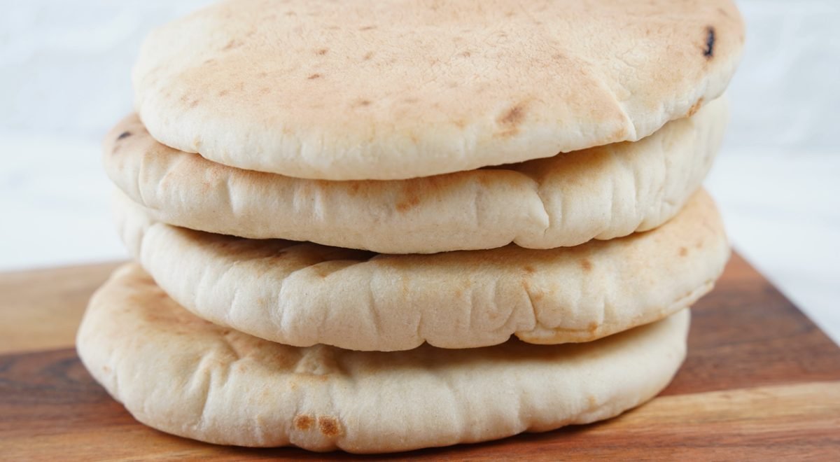 Pão pita - iStock - Imagem ilustra pão pita