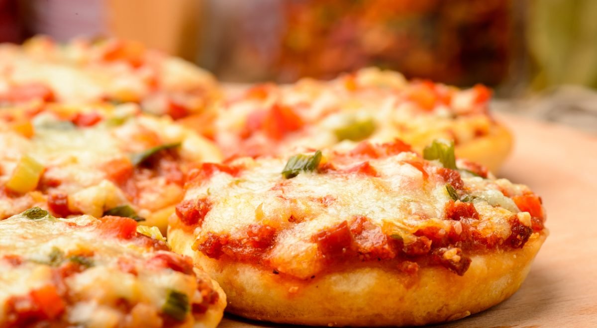 Mini pizza - iStock - Imagem ilustra mini pizzas
