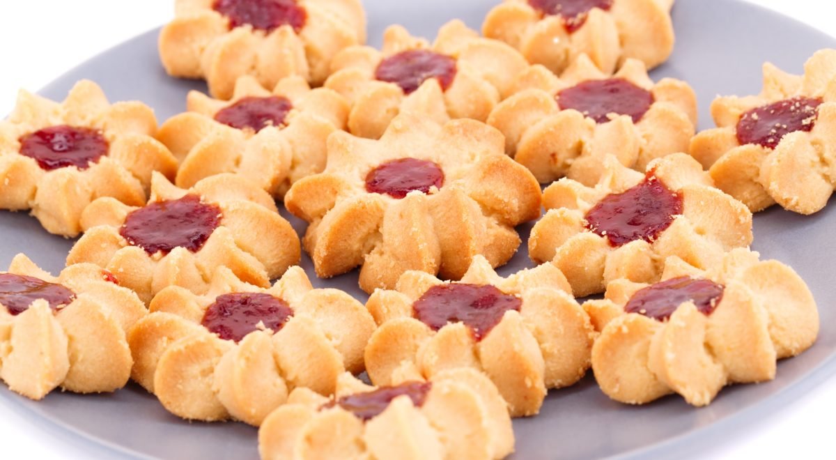 Biscoito com goiabada - iStock - Imagem ilustra biscoitinho com goiabada