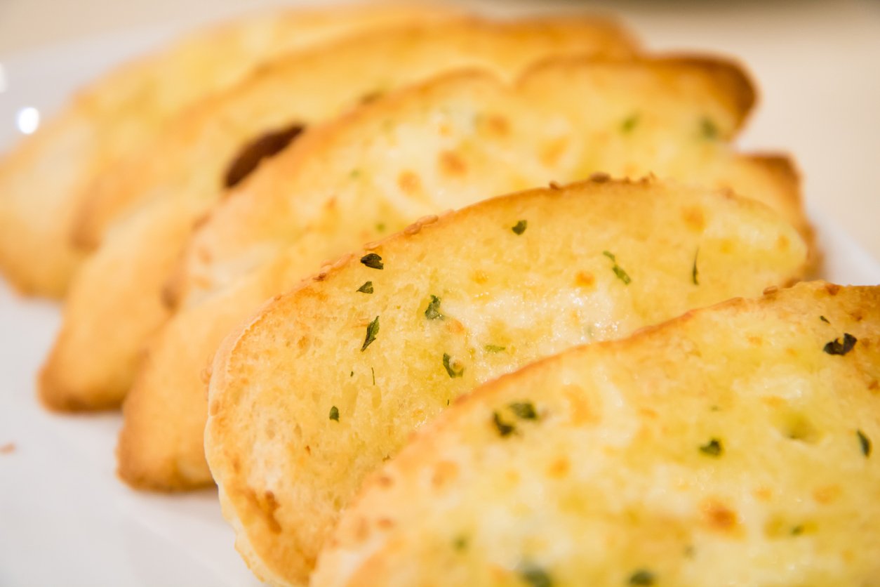 Esqueça a batata-frita! Salgadinho caseiro de grão-de-bico: é tão simples e gostoso