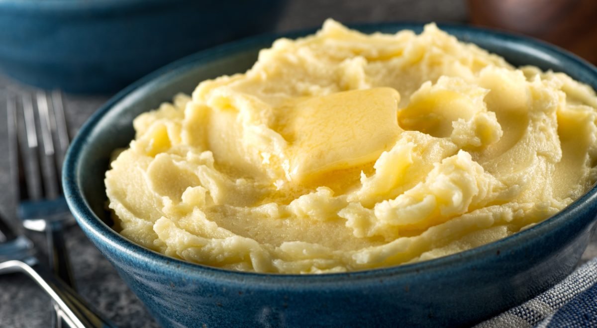 Purê de batata - iStock - Imagem ilustra purê de batata em tigela