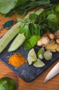Imagem dos ingredientes do suco verde funcional Pure Green do Café e mini market da Track&Field