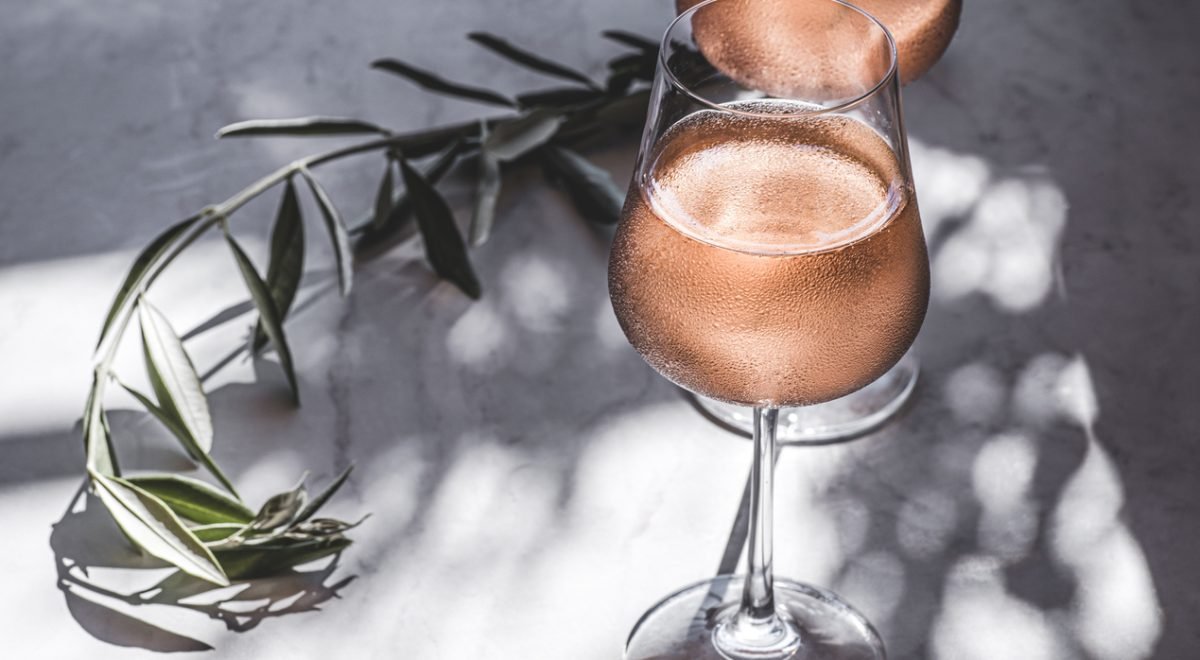 UliU/Istock - Imagem ilustrativa de vinho rosé