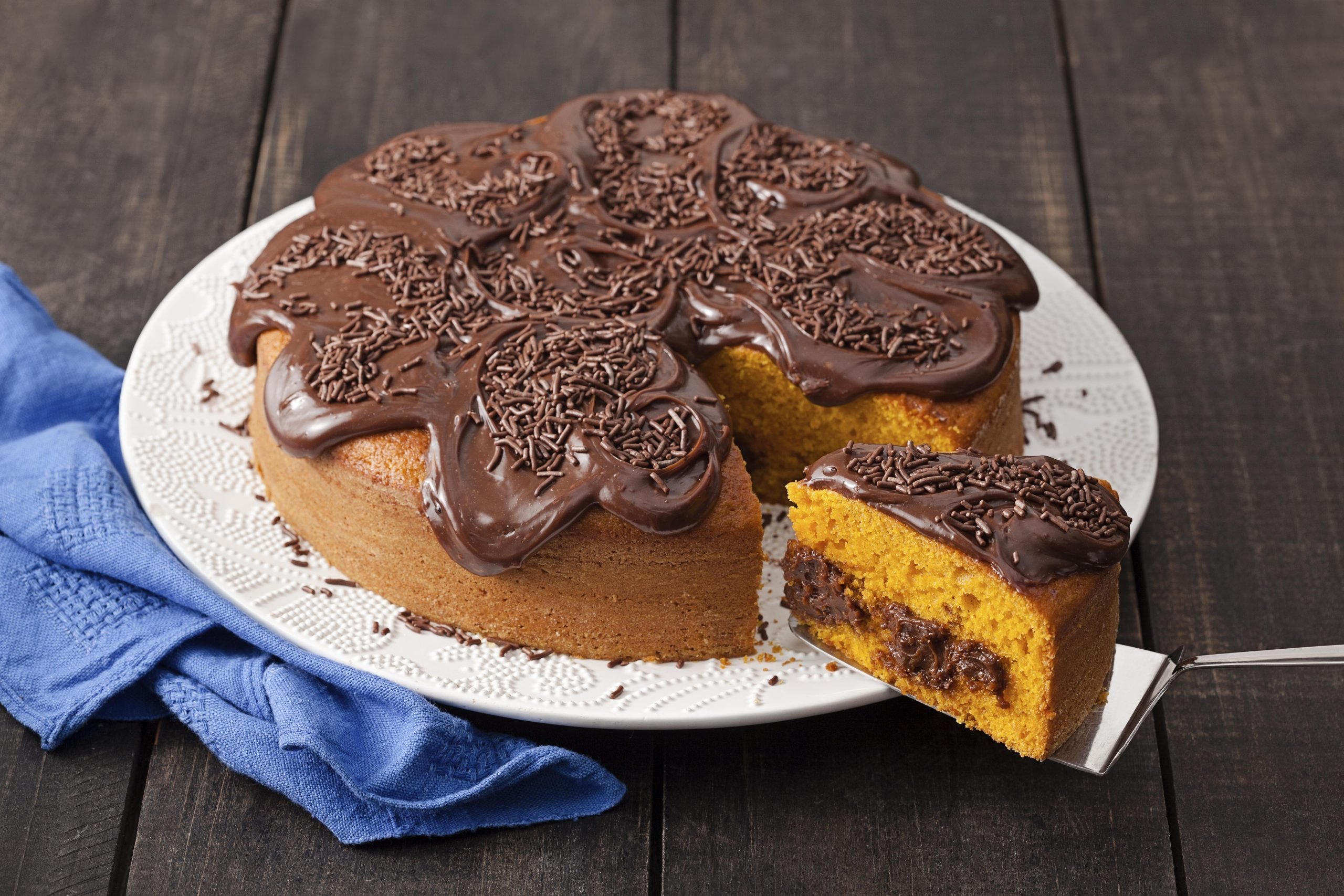 Imagem de Bolo de Cenoura com Brigadeiro