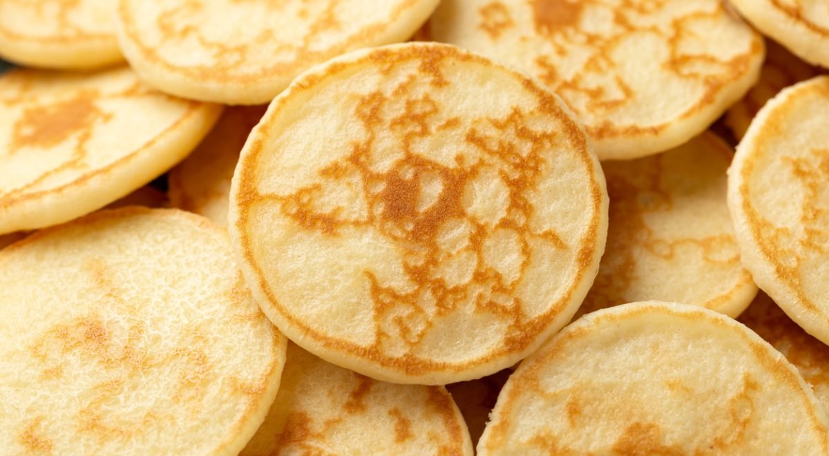 Panqueca - iStock - Imagem ilustra mini panquecas