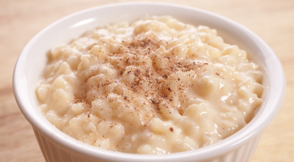 Arroz doce - iStock - Imagem ilustra arroz doce em tigela