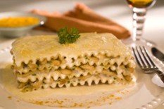 Comemore o Dia da Lasanha com esta receita especial: Lasanha de Frango com Curry