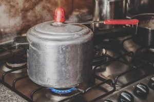 Cuidado! 6 sinais de que sua panela de pressão está prestes a explodir