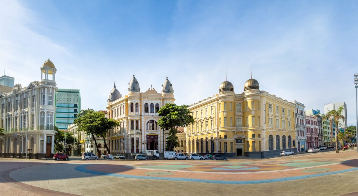 IStock/diegograndi - Imagem panorâmica do Marco Zero do Recife, no bairro do Recife Antigo