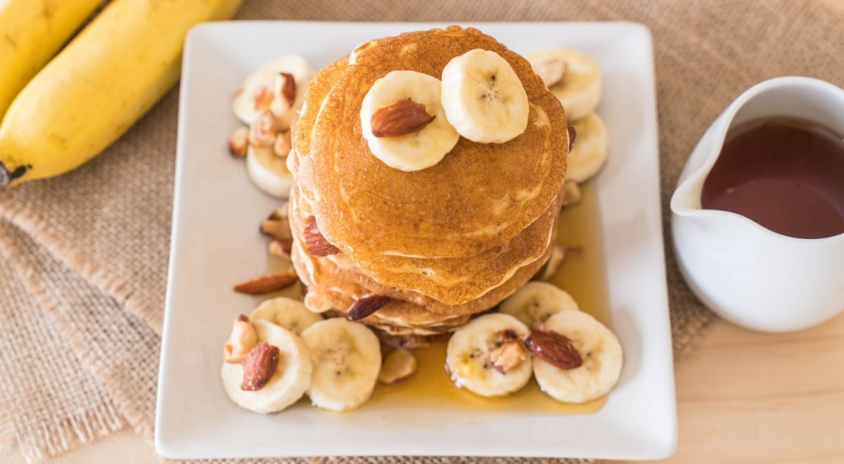 Imagem de panquecas americanas com frutas - Imagem de panquecas americanas com frutas