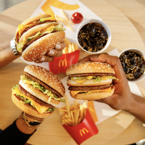 McDia Feliz acontece neste sábado (23); veja como participar da ação solidária do McDonald's