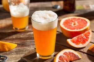 5 cervejas frutadas para curtir o domingo do Dia dos Pais