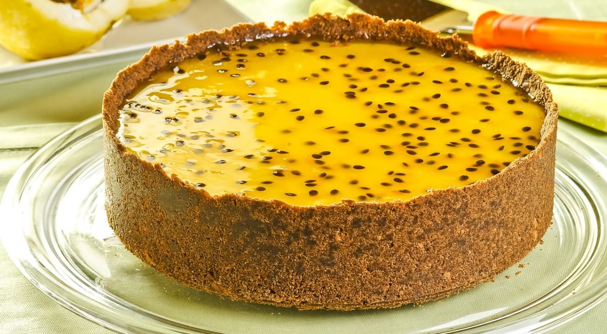 Torta de mousse de maracujá - iStock - Imagem ilustra torta de maracujá