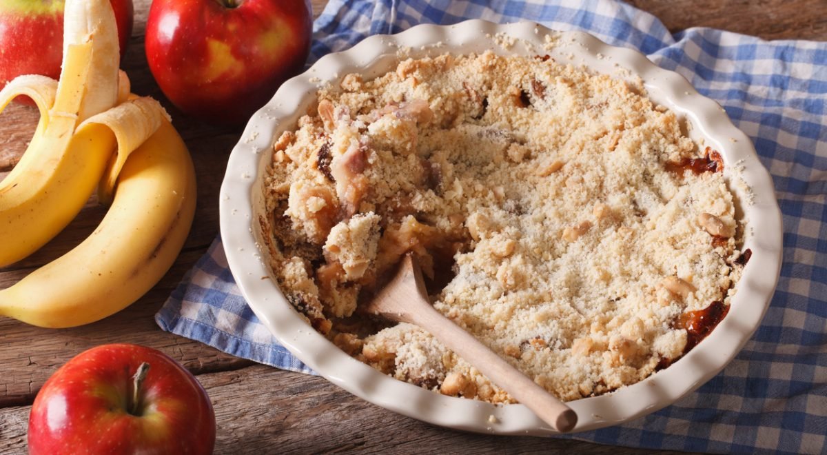 Banana crumble - iStock - Imagem ilustra banana crumble em tigela