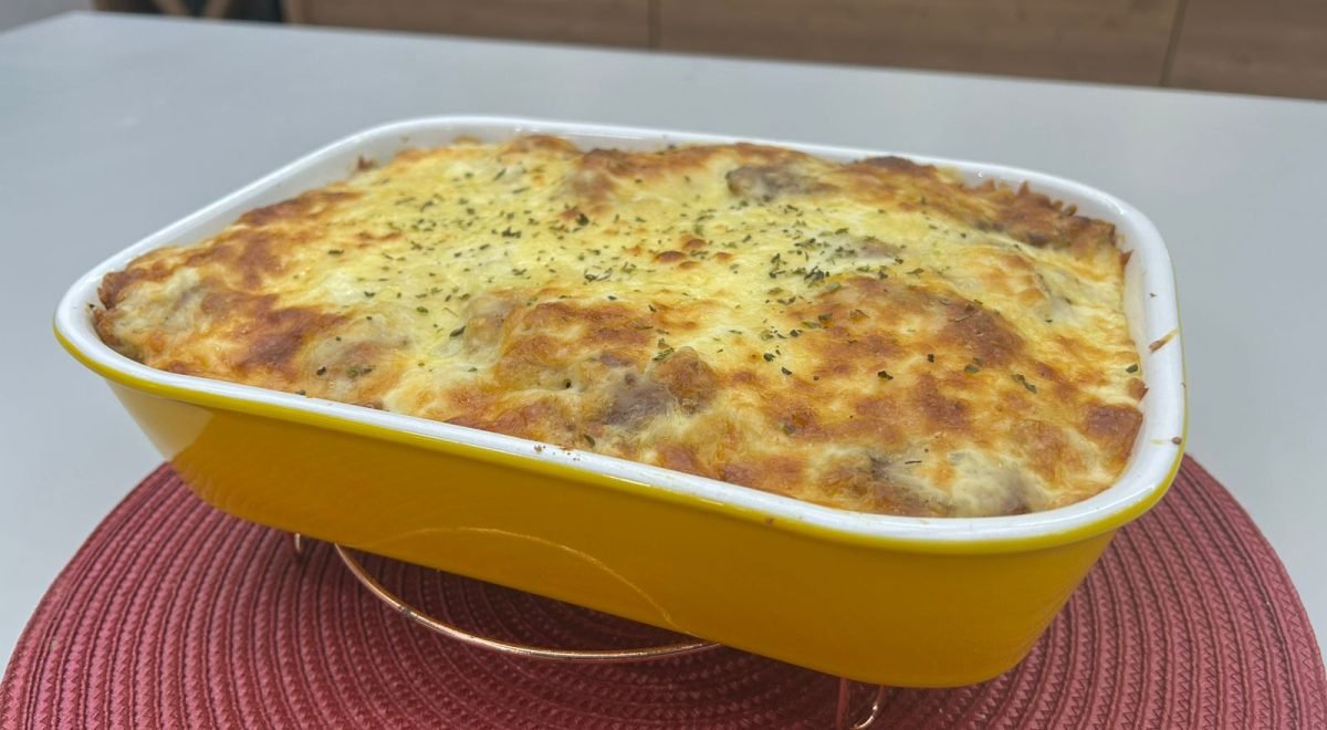 Flávia Marques/JC - Imagem de travessa de peixe ao molho branco