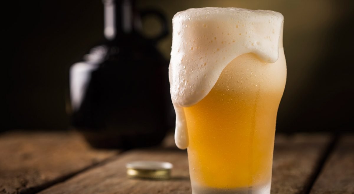 Divulgação/Cervejaria Ashby - Imagem de copo de cerveja cheio e com espuma