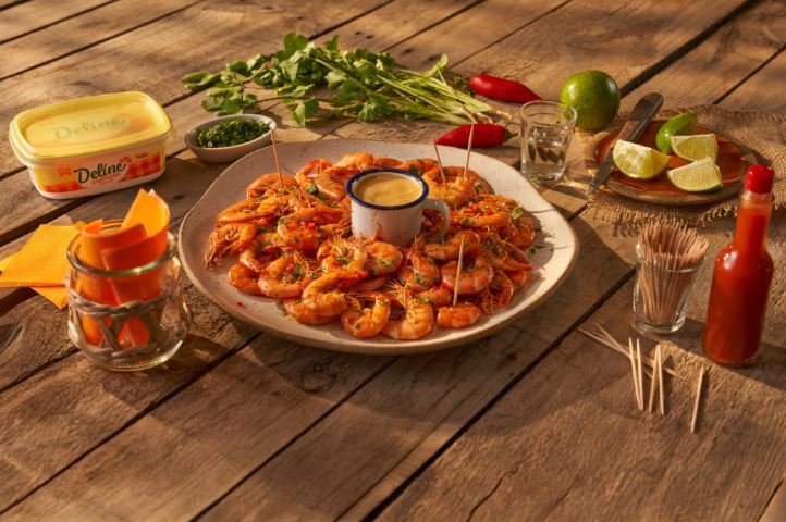Camarão Flambado na Cachaça com Maionese de Cajá: Receita Sofisticada e Fácil