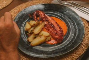 Restaurante Novedad promove "Noites Temáticas" dedicadas à gastronomia portuguesa, em São Paulo