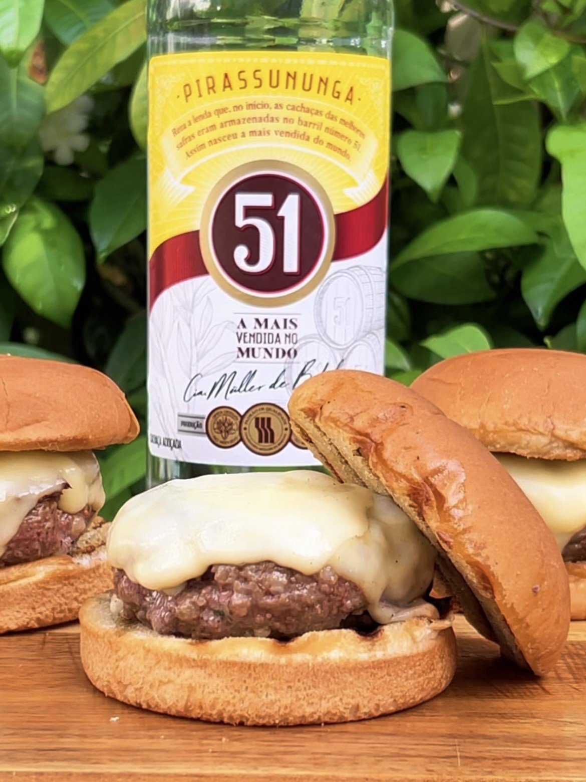 Imagem de Hamburger com Cachaça 51