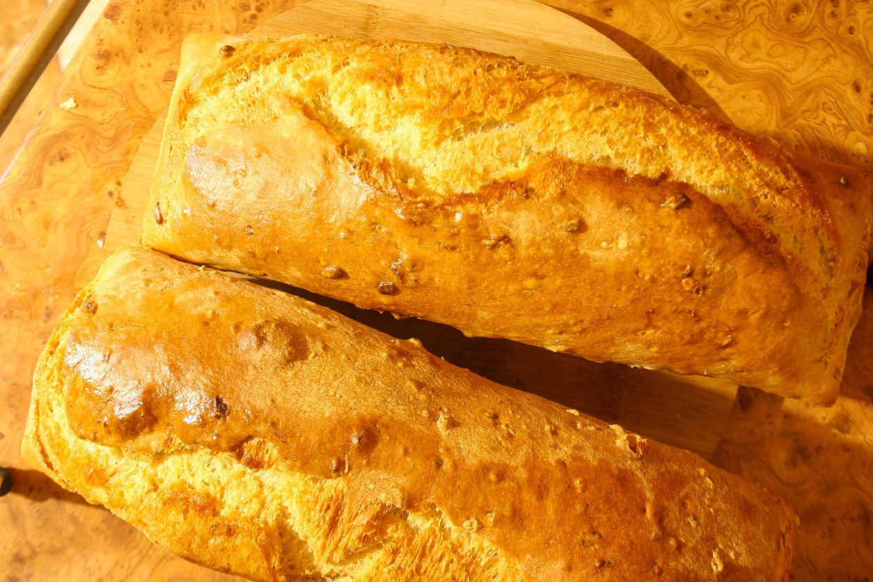 Pãozinho caseiro delicioso para o café da manha: é rápido e não precisa sovar