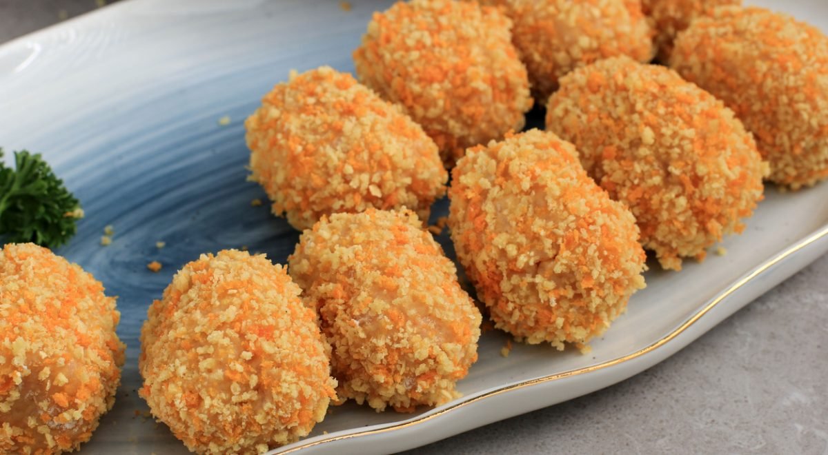 Bolinho de cenoura e arroz - iStock - Imagem ilustra bolinho de cenoura e arroz