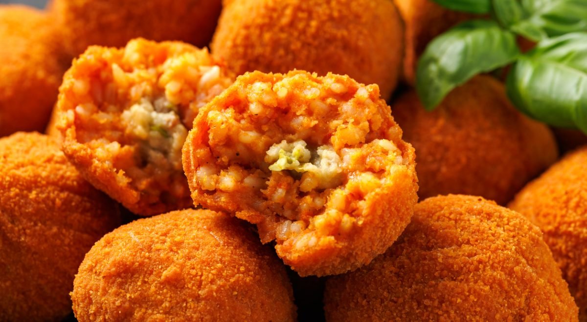 Bolinho de arroz - iStock - Imagem ilustra bolinhos